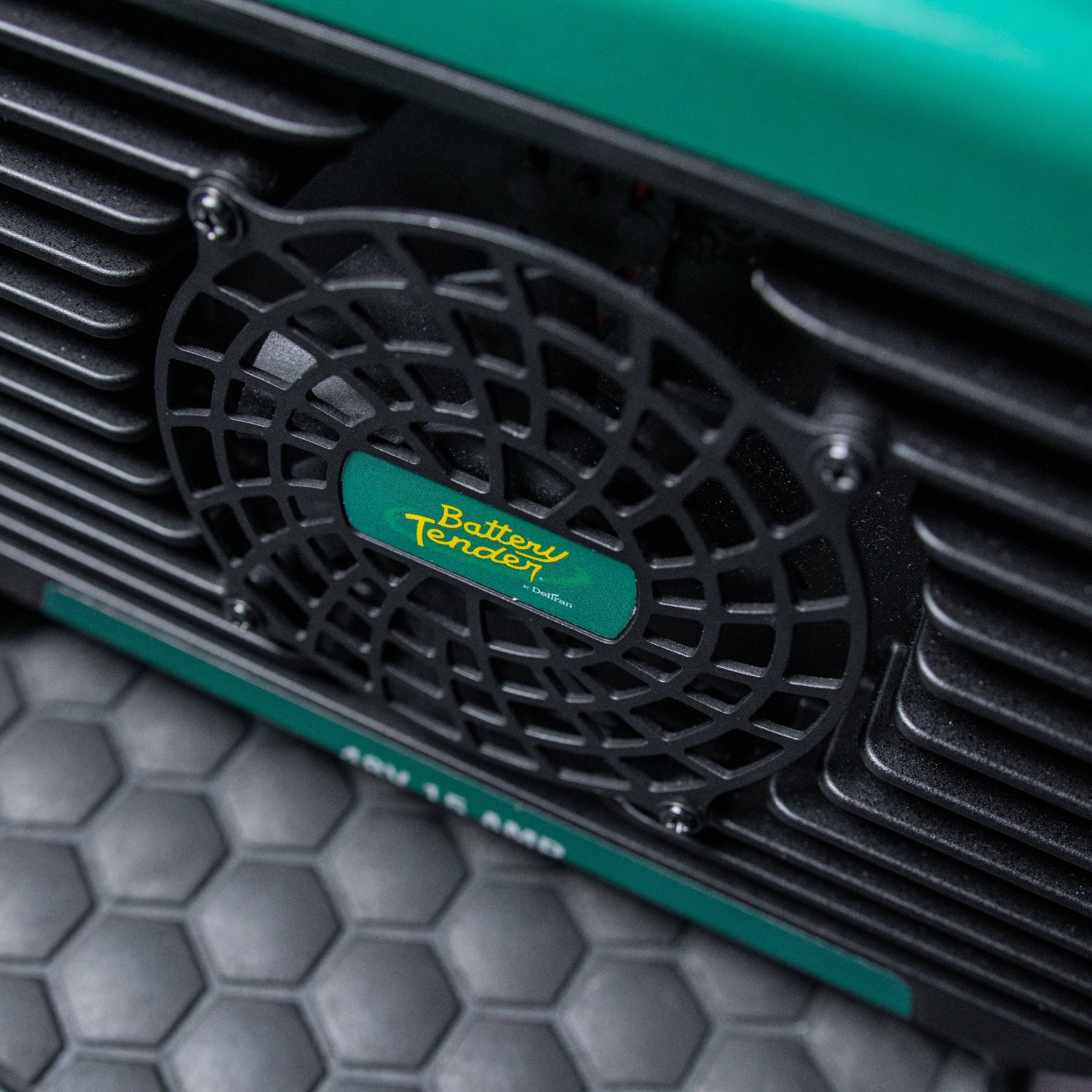 PowerPlus 36V 18 AMP Single Output On-Board Battery Charger and Maintainer - Image 3